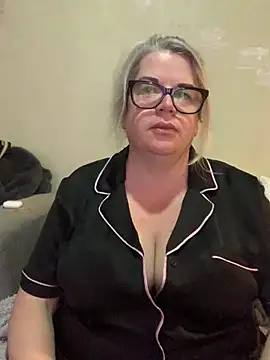 curvy-Ruby-Uk online show from 12, 1, 2025