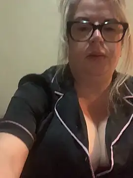 curvy-Ruby-Uk online show from 13, 1, 2025
