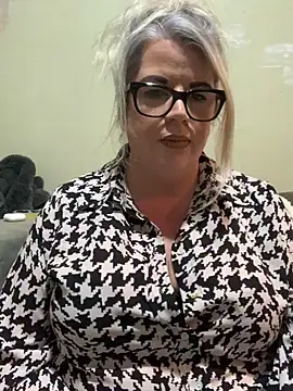 curvy-Ruby-Uk online show from 14, 1, 2025
