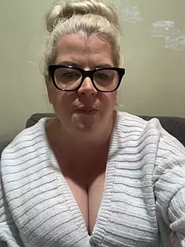 curvy-Ruby-Uk online show from 23, 2, 2025