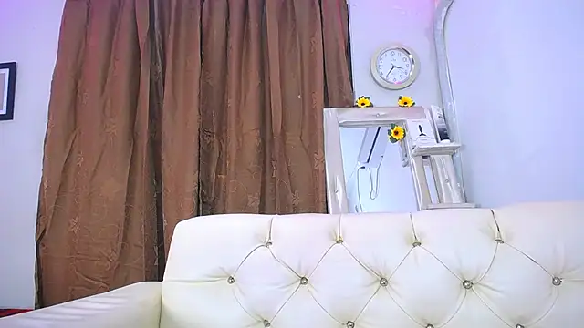 alaia 03 online show from 8, 3, 2025