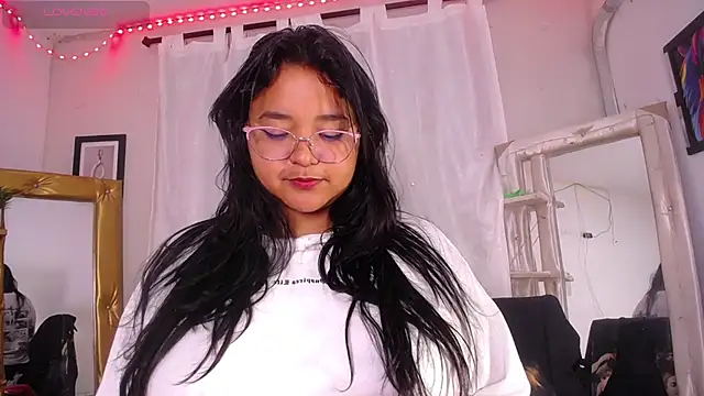 alaia 03 online show from 7, 5, 2026