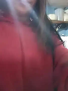 Elvishcassie  online show from 5, 2, 2025