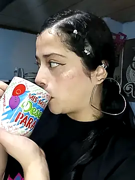 Elvishcassie  online show from 5, 3, 2025