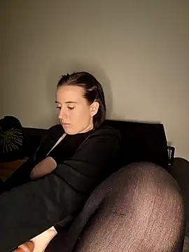 lindsay 33off online show from 17, 1, 2025