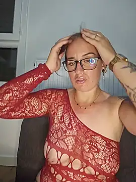 lindsay 33off online show from 28, 6, 2026