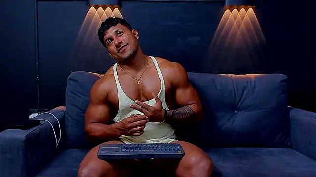 Snapshot of CallumMuscle chatting on 14, 2, 2025 CallumMuscle online show from 14, 2, 2025