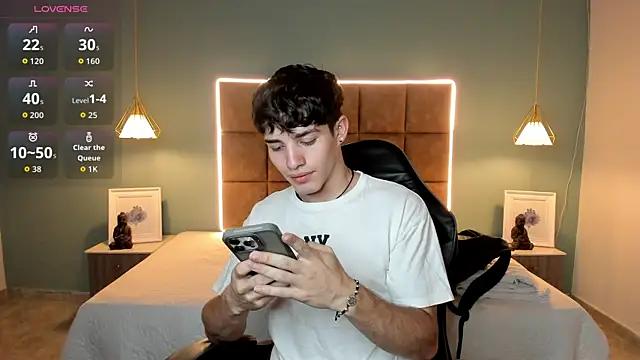 AlejooTwink online show from 8, 5, 2026