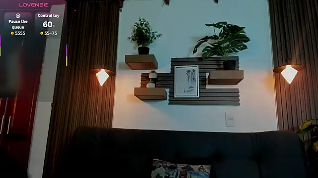 Layla 707 online show from 24, 9, 2025