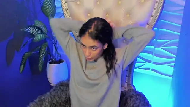 Layla 707 online show from 4, 11, 2025