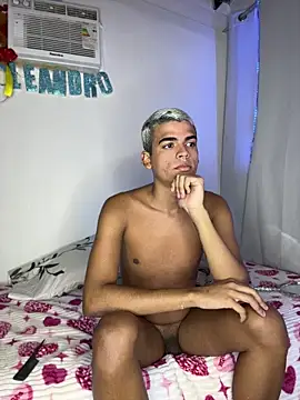 Snapshot of Leo_bunny_hot chatting on 7, 7, 2026 Leo bunny hot online show from 7, 7, 2026