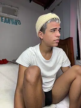Snapshot of Leo_bunny_hot chatting on 13, 7, 2026 Leo bunny hot online show from 13, 7, 2026