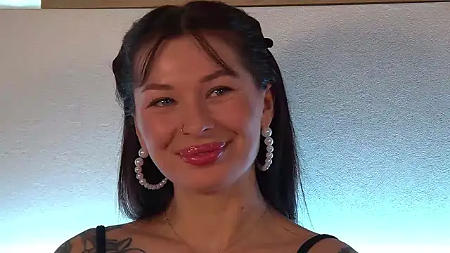 AlexandraBloom online show from 21, 2, 2025