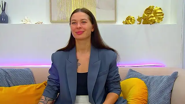 AlexandraBloom online show from 11, 9, 2025