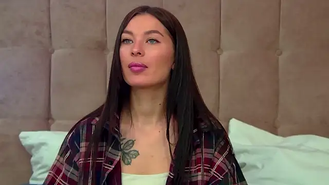 AlexandraBloom online show from 23, 10, 2025