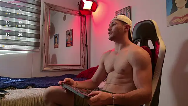 Snapshot of AxelFairchaild chatting on 28, 7, 2026 AxelFairchaild online show from 28, 7, 2026