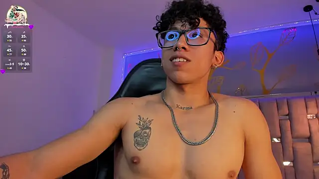 AkazaBoy  online show from 31, 12, 2024