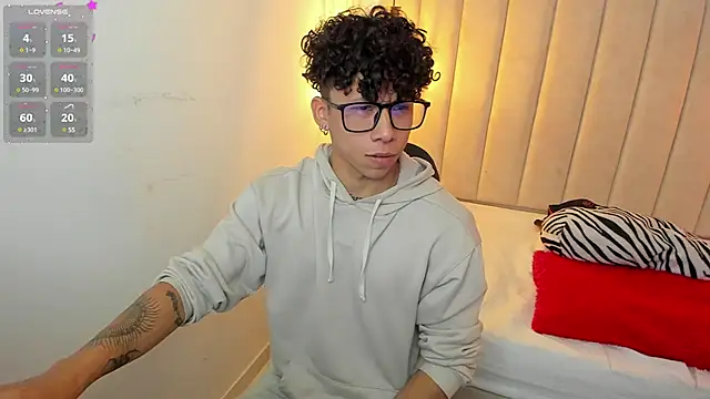 AkazaBoy  online show from 13, 1, 2025