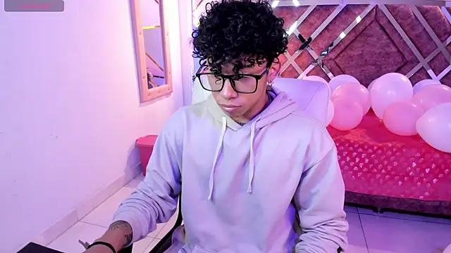 AkazaBoy  online show from 15, 3, 2025