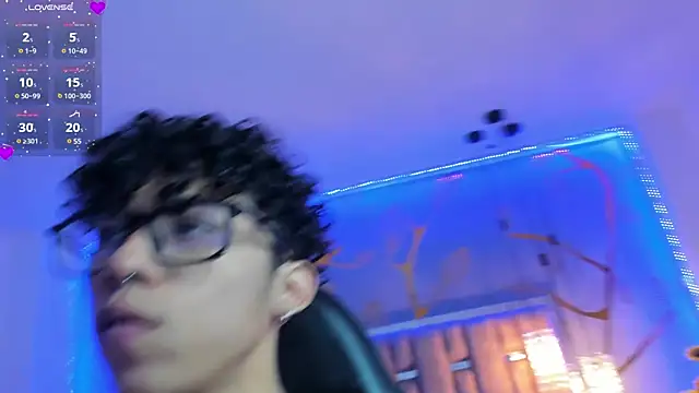 AkazaBoy  online show from 16, 3, 2025