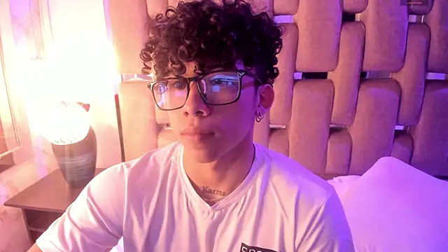 AkazaBoy  online show from 15, 11, 2025