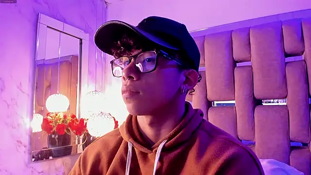 AkazaBoy  online show from 20, 12, 2025