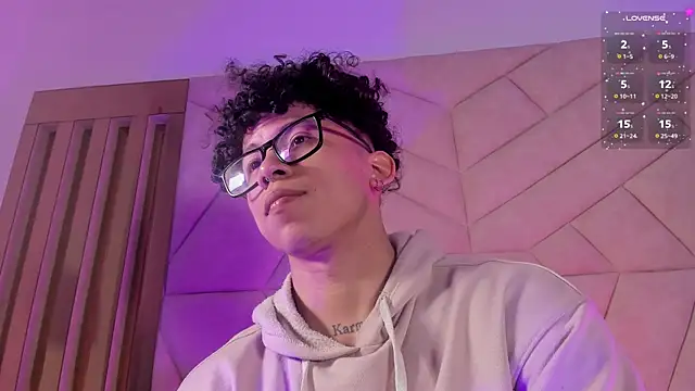 AkazaBoy  online show from 5, 7, 2026