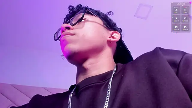 AkazaBoy  online show from 8, 7, 2026