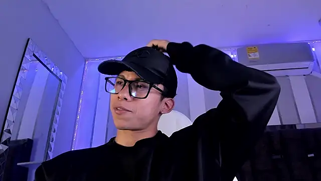 AkazaBoy  online show from 3, 8, 2026