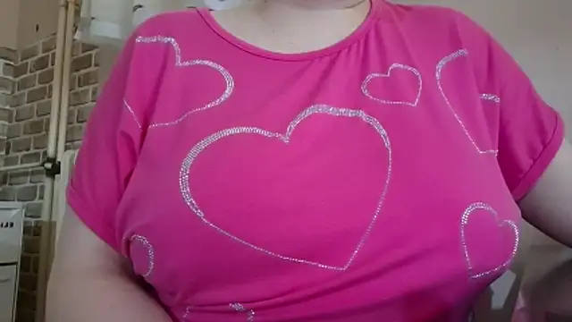 Snapshot of AalinnaK chatting on 8, 11, 2025 AalinnaK online show from 8, 11, 2025