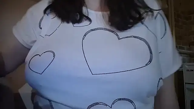 Snapshot of AalinnaK chatting on 13, 12, 2025 AalinnaK online show from 13, 12, 2025