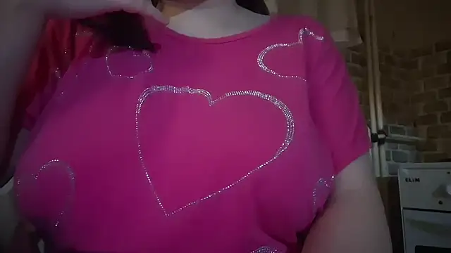 Snapshot of AalinnaK chatting on 17, 12, 2025 AalinnaK online show from 17, 12, 2025