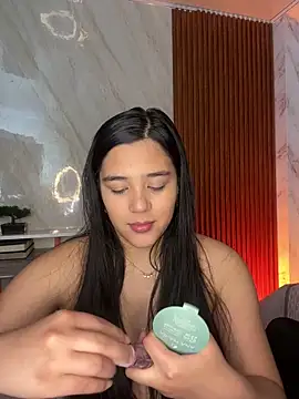 floriamANDjazmin online show from 5, 5, 2026