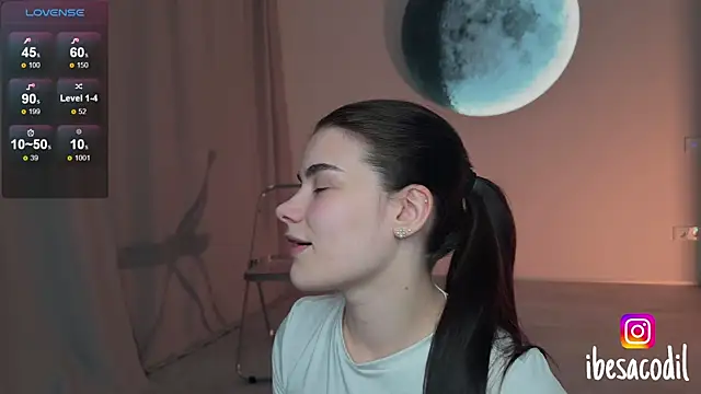 adriana allien online show from 8, 5, 2026