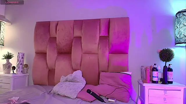 SweetBonniie online show from 27, 9, 2025