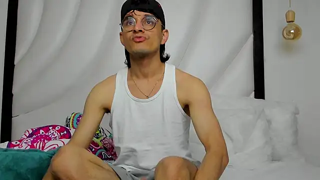 Snapshot of Hugo_Coopers chatting on 7, 12, 2024 Hugo Coopers online show from 7, 12, 2024