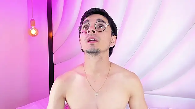 Snapshot of Hugo_Coopers chatting on 19, 2, 2025 Hugo Coopers online show from 19, 2, 2025