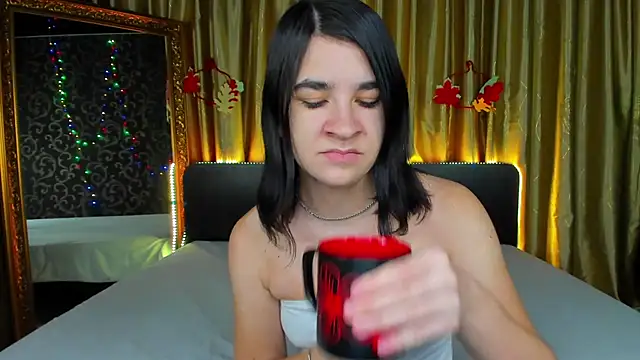  Polly Love  online show from 28, 11, 2025