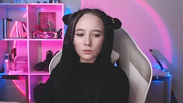 Robin yourss online show from 10, 12, 2024