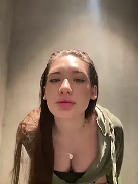 Holly Molii online show from 23, 1, 2025