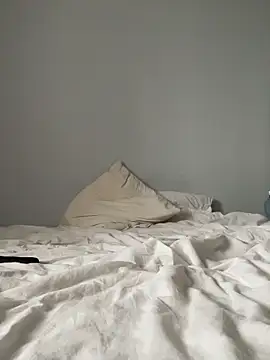 Holly Molii online show from 15, 2, 2026