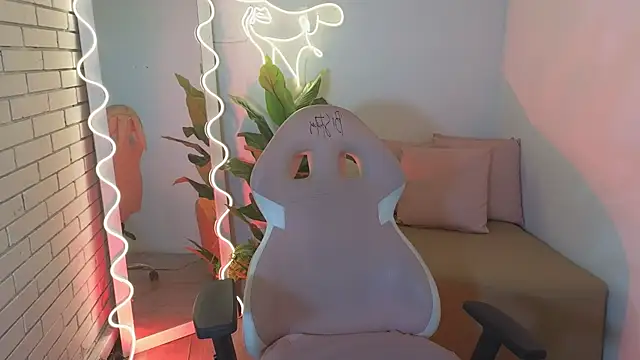 hina tay online show from 7, 12, 2024