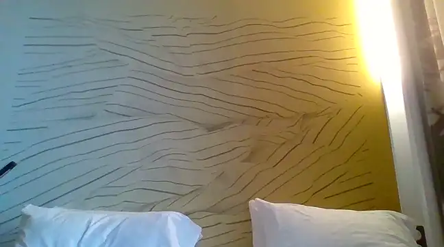 Snapshot of CaroAndMarc chatting on 15, 2, 2025 CaroAndMarc online show from 15, 2, 2025