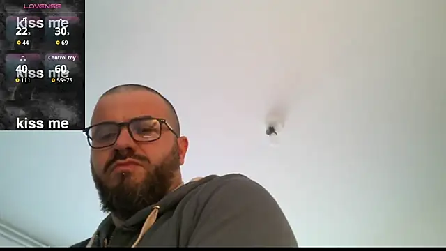 Snapshot of CaroAndMarc chatting on 19, 12, 2025 CaroAndMarc online show from 19, 12, 2025