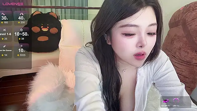 Snapshot of Bunny_Tutu chatting on 5, 12, 2024 Bunny Tutu online show from 5, 12, 2024