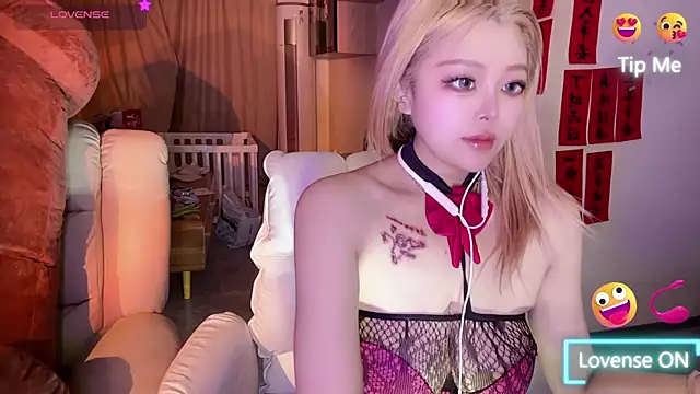 Snapshot of Bunny_Tutu chatting on 11, 2, 2025 Bunny Tutu online show from 11, 2, 2025