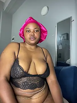 Snapshot of Curveysinaa chatting on 15, 2, 2026 Curveysinaa online show from 15, 2, 2026