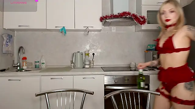 Red  Candy online show from 31, 12, 2024