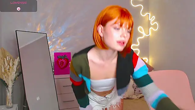 Red  Candy online show from 24, 2, 2025