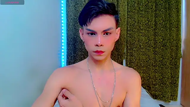 Snapshot of femboykeene chatting on 22, 10, 2025 femboykeene online show from 22, 10, 2025